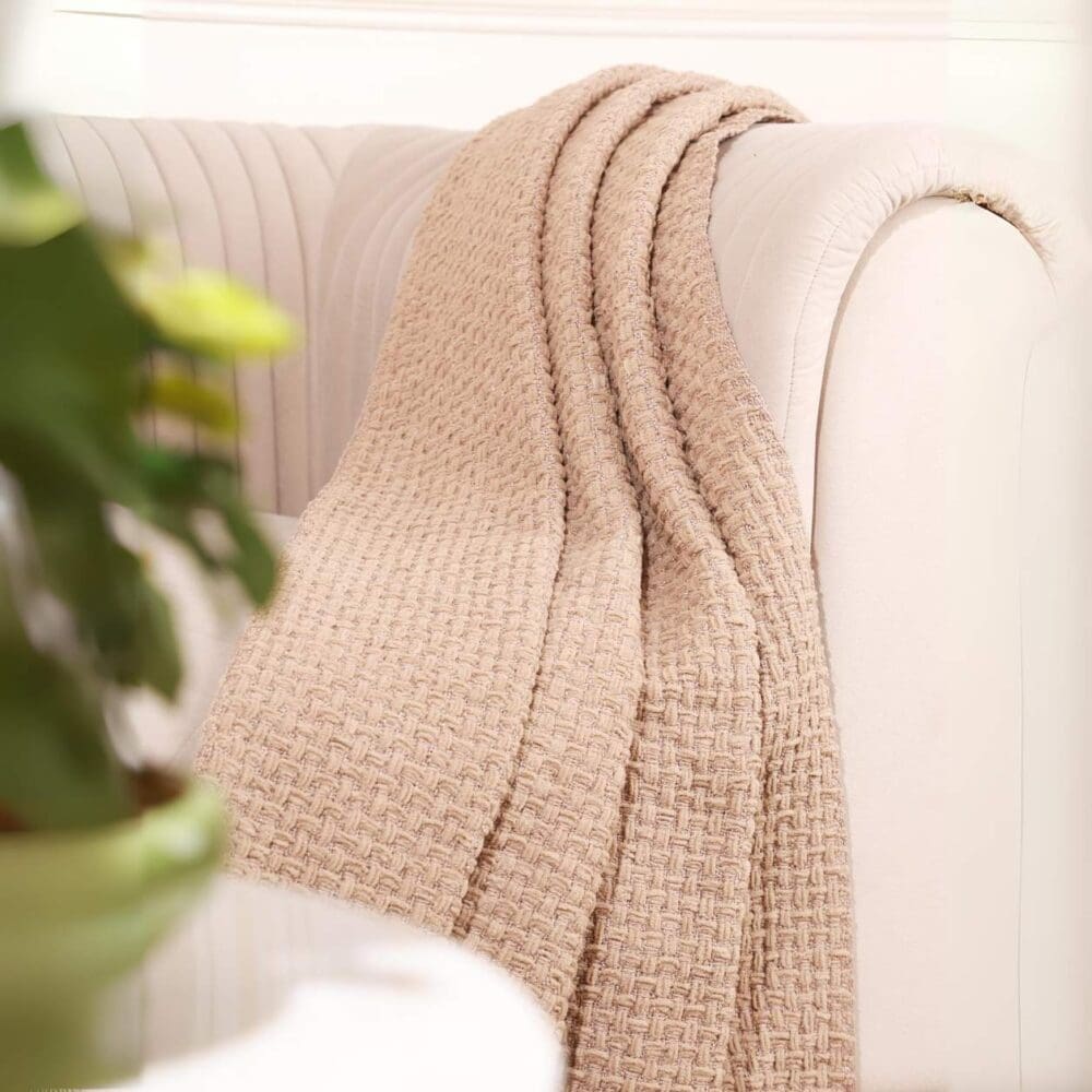 Soft Beige Pattern Throw - Image 3